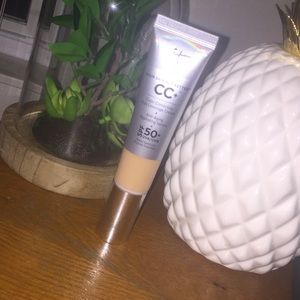 It Cosmetics CC Full coverage cream